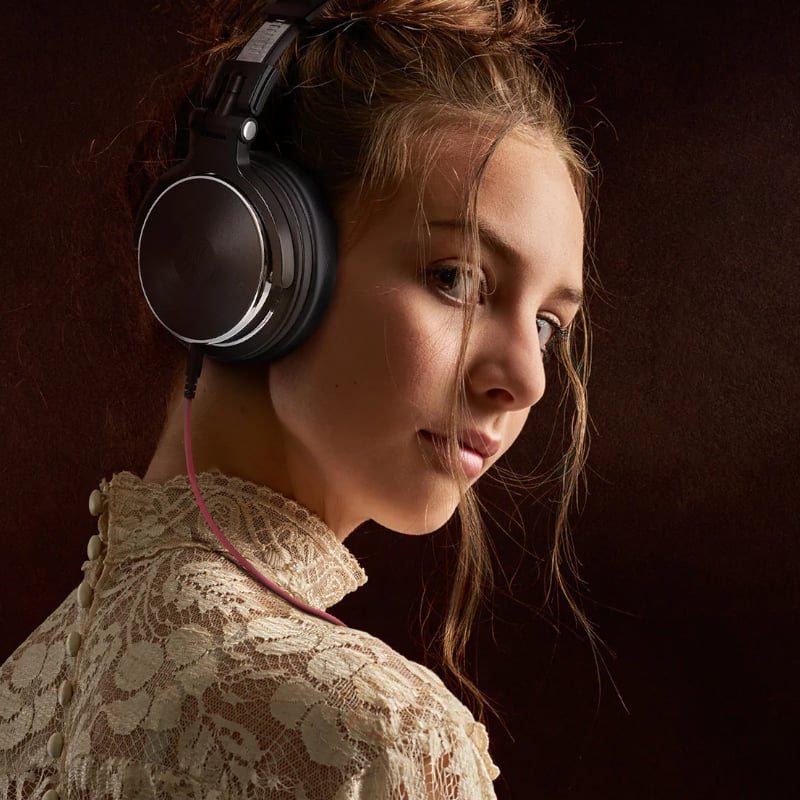 Oneodio Pro 10 Professional Wired Over Ear DJ and Studio Monitoring Headphones - Red/Black